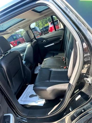 Photo of 2013 Tuxedo Black Metallic Ford Edge