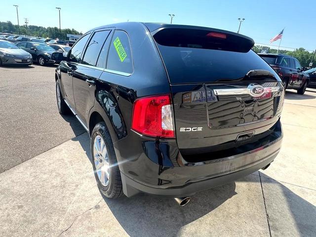 Photo of 2013 Tuxedo Black Metallic Ford Edge