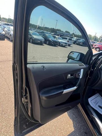 Photo of 2013 Tuxedo Black Metallic Ford Edge