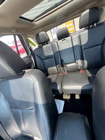 Photo of 2013 Tuxedo Black Metallic Ford Edge
