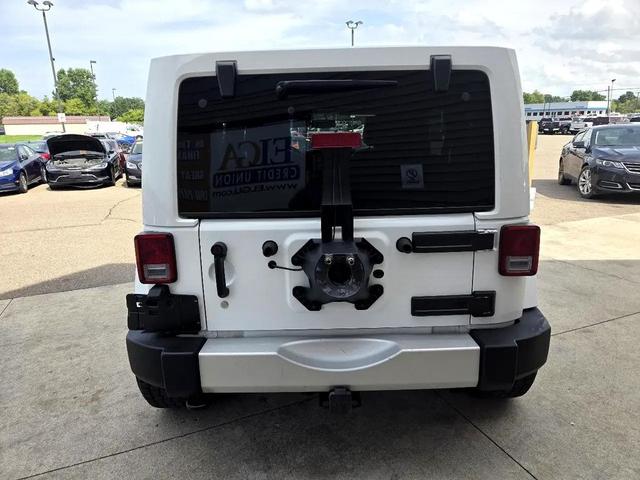 Photo of 2013 Bright White Clearcoat Jeep Wrangler Unlimited