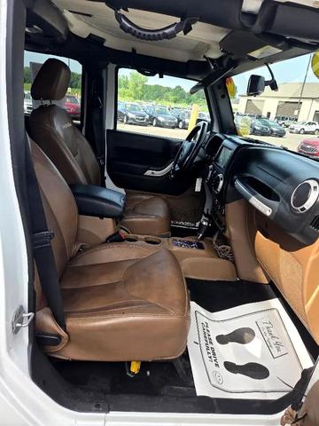 Photo of 2013 Bright White Clearcoat Jeep Wrangler Unlimited
