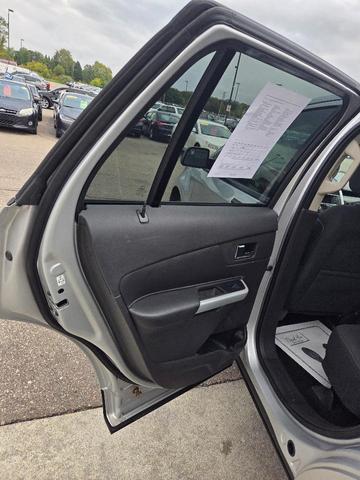 Photo of 2014 Ingot Silver Metallic Ford Edge