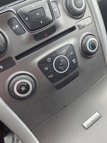 Photo of 2014 Ingot Silver Metallic Ford Edge