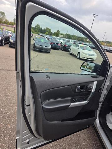 Photo of 2014 Ingot Silver Metallic Ford Edge