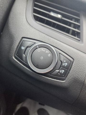 Photo of 2014 Ingot Silver Metallic Ford Edge