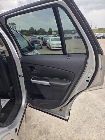 Photo of 2014 Ingot Silver Metallic Ford Edge