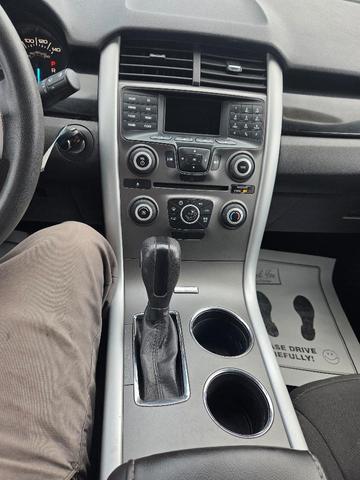 Photo of 2014 Ingot Silver Metallic Ford Edge