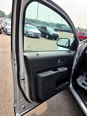 Photo of 2010 Ingot Silver Metallic Ford Edge