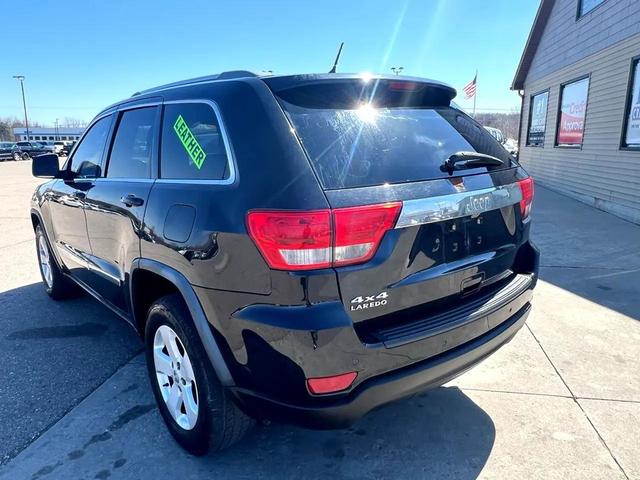 Photo of 2012 Black Jeep Grand Cherokee