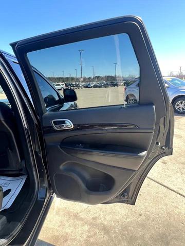 Photo of 2012 Black Jeep Grand Cherokee
