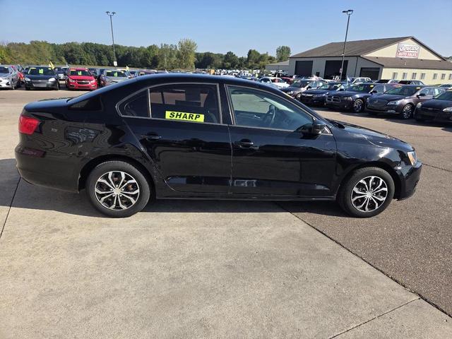 Photo of 2013 Black Uni Volkswagen Jetta