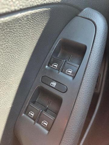 Photo of 2013 Black Uni Volkswagen Jetta