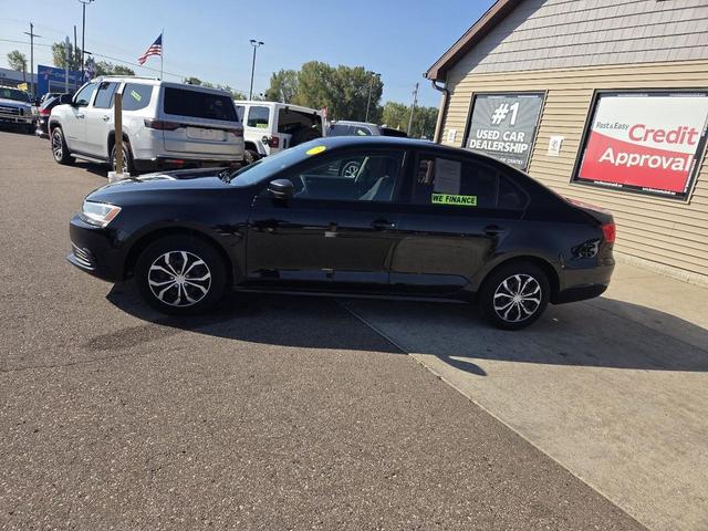 Photo of 2013 Black Uni Volkswagen Jetta