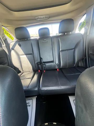 Photo of 2013 Tuxedo Black Metallic Ford Edge