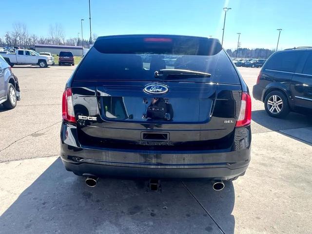 Photo of 2013 Tuxedo Black Metallic Ford Edge