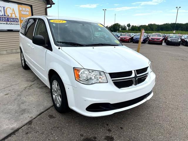 Photo of 2017 White Knuckle Clearcoat Dodge Grand Caravan