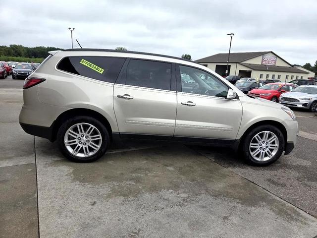 Photo of 2015 Gold Chevrolet Traverse