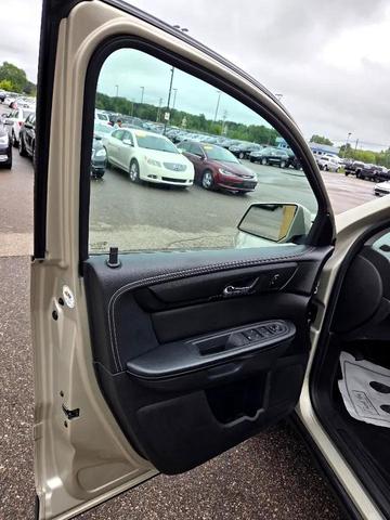 Photo of 2015 Gold Chevrolet Traverse