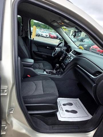 Photo of 2015 Gold Chevrolet Traverse