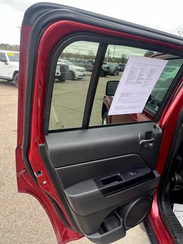 Photo of 2013 Burgundy Jeep Patriot