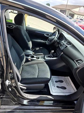 Photo of 2016 Super Black Nissan Sentra
