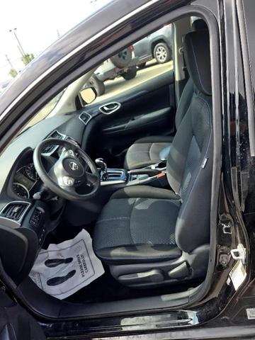 Photo of 2016 Super Black Nissan Sentra