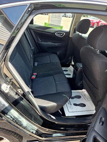 Photo of 2016 Super Black Nissan Sentra