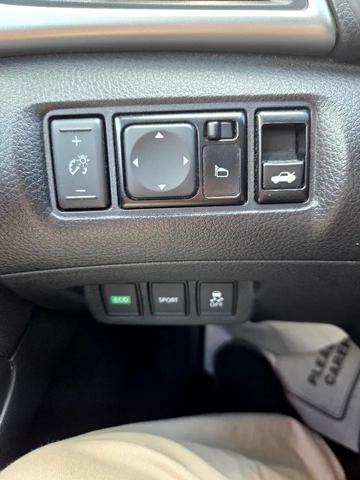 Photo of 2016 Super Black Nissan Sentra