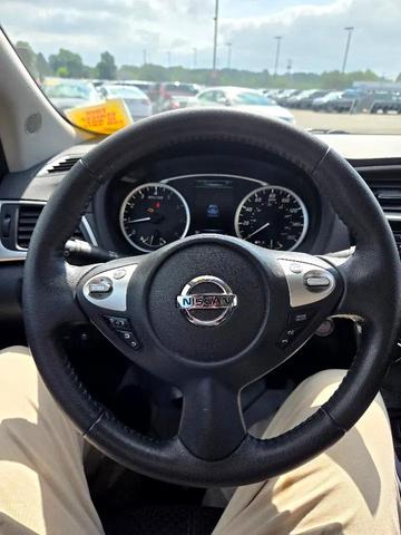 Photo of 2016 Super Black Nissan Sentra