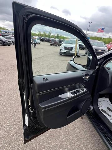 Photo of 2014 Black Clearcoat Jeep Compass