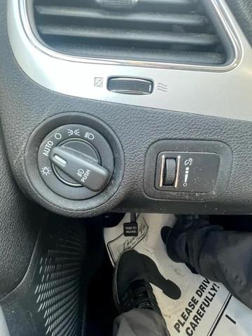 Photo of 2014 Fathom Blue Pearlcoat Dodge Journey