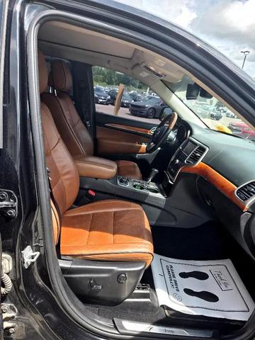 Photo of 2012 Brilliant Black Crystal Pearlcoat Jeep Grand Cherokee