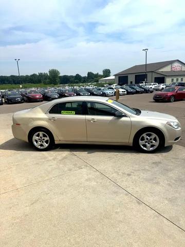 Photo of 2010 TAN Chevrolet Malibu