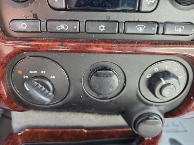 Photo of 2006 Onyx Black GMC Envoy