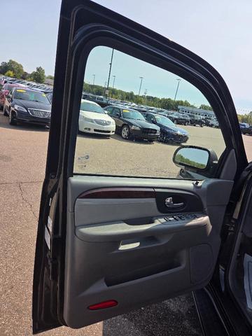 Photo of 2006 Onyx Black GMC Envoy