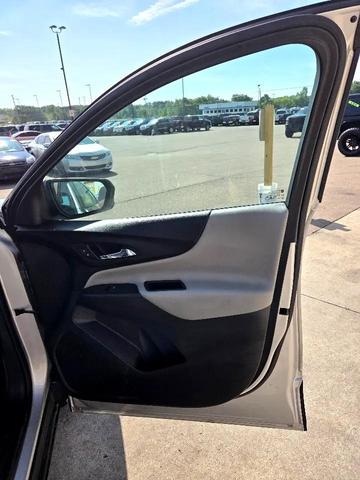 Photo of 2020 Silver Ice Metallic Chevrolet Equinox