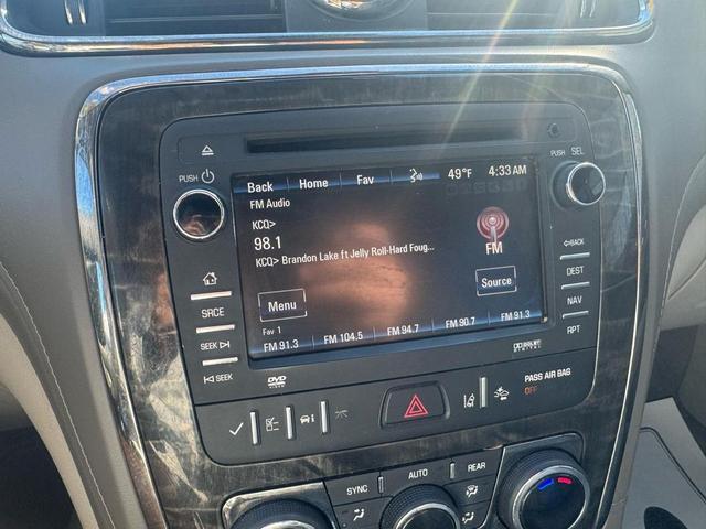 Photo of 2014 White Buick Enclave