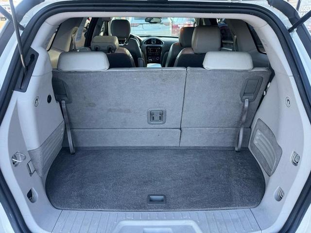 Photo of 2014 White Buick Enclave
