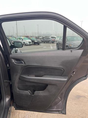 Photo of 2015 Tungsten Metallic Chevrolet Equinox