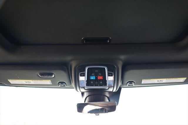 Photo of 2025 Bright White Clearcoat RAM 2500