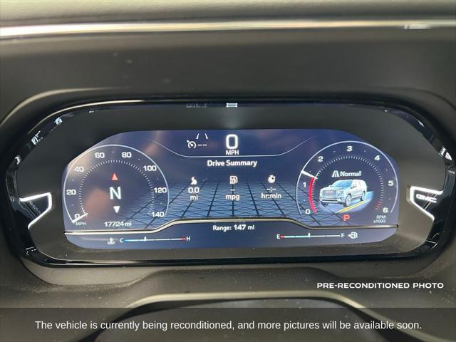 Photo of 2023 Summit White GMC Yukon