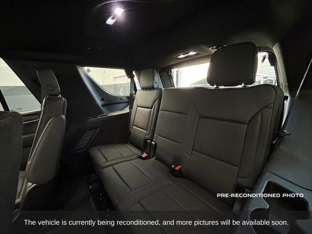 Photo of 2023 Summit White GMC Yukon
