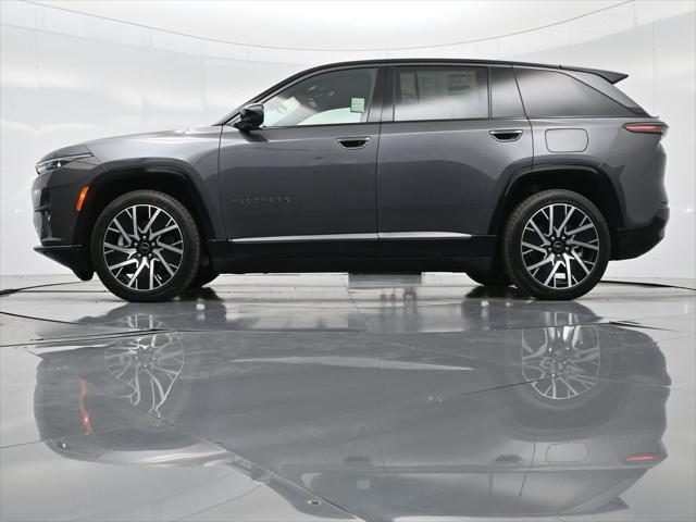 Photo of 2025 Baltic Gray Metallic Clearcoat Jeep Wagoneer S