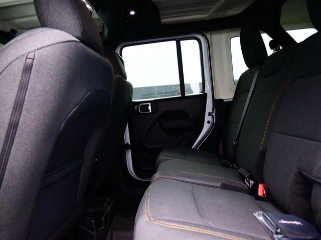 Photo of 2025 Bright White Clearcoat Jeep Wrangler