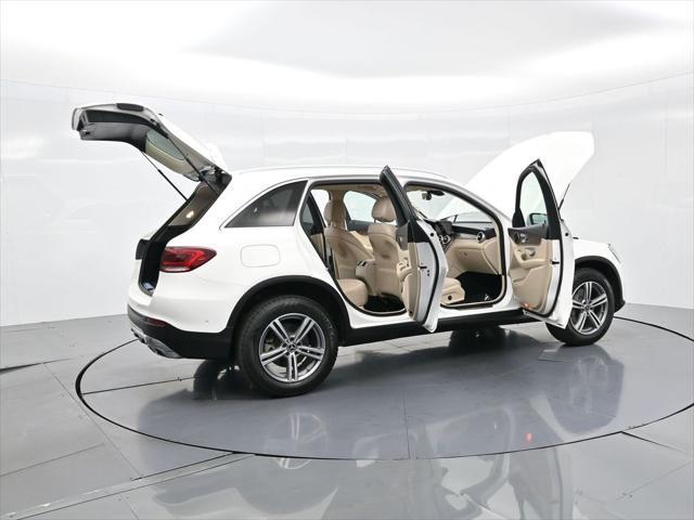 Photo of 2021 Polar White Mercedes-Benz GLC 300