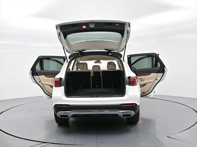 Photo of 2021 Polar White Mercedes-Benz GLC 300