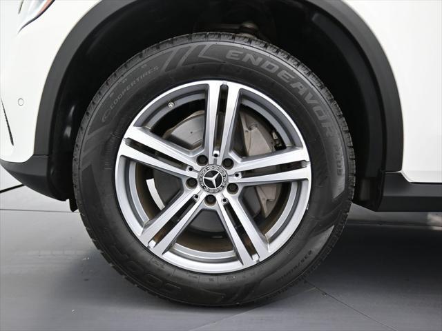 Photo of 2021 Polar White Mercedes-Benz GLC 300