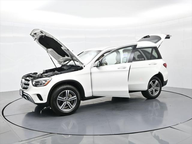 Photo of 2021 Polar White Mercedes-Benz GLC 300
