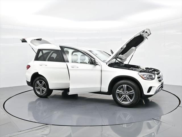 Photo of 2021 Polar White Mercedes-Benz GLC 300